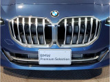 【キドニーグリル】BMWは約90年もの間、ほぼ全ての車両にひと目でBMWだと分かるこの特徴的なフロントグリルが備えられ、デザイン・アイコンとして親しまれてきました。