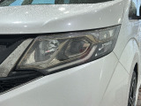 LEDヘッドライトは、点灯の瞬間から最大光量を発揮し、突然暗くなるトンネルなどでの安定感を高めます。