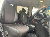 【運転席】座り心地が良いシートなので長時間の運転でも快適にお過ごしいただけます。新品のフロアマットのご注文も可能です。掲載箇所以外にご希望の写真がございましたらお気軽にお問い合わせ下さい。