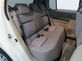 ゆとりある広々とした車内空間は、ドライブを始め買い物やレジャーなど、幅広く活躍します。一人でもみんなとでもお出かけを楽しみましょう!