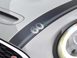 「60周年専用ロゴ」がボディ各部に配置されています!
