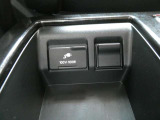 100V電源も付いておりますので車の中で電化製品をお使い頂けます。
