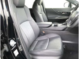 高いホールド性で運転姿勢が安定します。長距離ドライブでも疲れにくいのが魅力です。快適なドライビングライフをお送りください♪