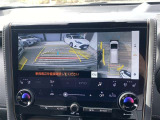 バックカメラも搭載しており、狭い駐車スペースでも安心です。