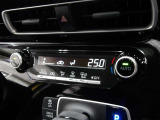 車内の温度管理に便利なオートエアコン☆