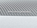 【harman kardon】ハーマンカードンのHi-Fiスペシャリストと共に、モデル別に開発・設計された専用チューニングが臨場感溢れる音響空間を実現しています。