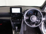 運転席は見晴らしが良く、運転しやすいレイアウトになっています。