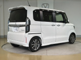 ご納車までの期間ですが、県内のお客様は1、2週間、県外のお客様は2、3週間ほどでご納車が可能となります。ただし、お支払いや書類の状況によっては多少の前後もありますので、その際には何卒ご了承下さい。
