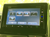 停車中にTVやDVDの視聴が可能です。休憩時間などに、リラックスした時間を過ごせます。長距離運転も快適になりますね。