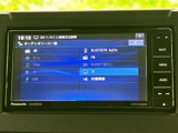 ラジオ、CD、USBなど、様々なメディアに対応。お好みの音楽で車内空間を彩り、快適なドライブをお楽しみください。