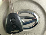 【キーレス】少し離れた場所からでもボタン一つでドアの開錠・施錠ができるのでとっても便利!ドアの鍵穴周りに傷をつけることもありません