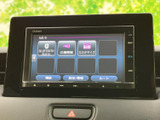 お気に入りの音楽をクリアな音質でお楽しみいただけます。様々なメディアに対応し、ドライブ中のエンターテイメントを豊かにします。