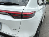 特徴的なデザインで後方からの確認しやすいLEDリアコンビネーションランプ
