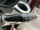 操作しやすいウインカーレバーで、安全な車線変更をサポート。直感的に操作できるので、運転に集中できます。スムーズな運転を心掛けて。