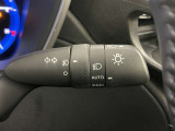 【オートライト】車外の明るさに応じて自動的にライトの点灯・消灯をしてくれます