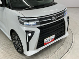 ヘッドライトには目立つくすみも無くクリアに仕上がっております。ポリッシャーでのみがきの工程を取り、ツヤのあるキレイな状態へ。