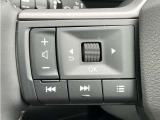 ステアリングスイッチ搭載!ハンドルひとつで手を離さなくても運転中視線をそらさなくても操作が出来て便利です♪