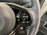 【アダプティブ・クルーズ・コントロール】予め設定した車速内でクルマが自動的に加減速。 前走車との適切な車間距離を維持しながら追従走行し、高速道路でのドライバーの疲労を軽減してくれる嬉しい機能付♪