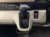 停車中にブレーキペダルを踏み続けなくてもブレーキ保持ができるオートマチックブレーキホールド機能もついております。