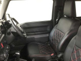 高いホールド性で運転姿勢が安定します。長距離ドライブでも疲れにくいのが魅力です。快適なドライビングライフをお送りください♪