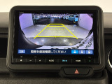 ■バックモニター搭載! バック時目視しにくいクルマの周囲をカメラで映し出し、安全・安心駐車をサポートします。バックの苦手な方も後ろがハッキリ見えるので安心です