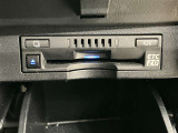 高速道路で便利な【ETC2.0】を装備しています。光ビーコン搭載で渋滞情報などナビゲーションと連動することで機能も充実いたします。他、観光施設に立ち寄るための高速料金割引サービス等もございます。