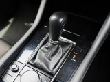 ロックアップ領域を拡大し、よりスムーズでダイレクトなドライビングフィールを実現したスカイアクティブドライブを搭載しています。