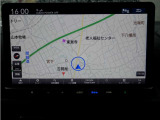 純正11.4インチHondaCONNECTナビ(LXM-264ZFLi)&バックカメラが装備されているので、普段の使い勝手もロングドライブも快適です。