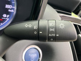 操作しやすい位置に配置されたウインカーレバー。スムーズな操作で、安全な車線変更をサポートします。