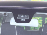 【スズキ レーダーブレーキサポート】走行中に前方の車両等を認識し、衝突しそうな時は警報とブレーキで衝突回避と被害軽減をアシスト。より安全にドライブをお楽しみいただけます。