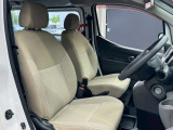 ゆったりとした運転席廻り♪
