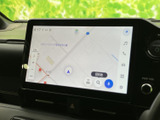 見やすい地図表示で、目的地までのナビゲーションもスムーズ。初めての道でも安心して運転できます。
