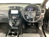 【ハンドル】運転にかかわる様々な操作を安全に行えるように視点移動が少なく操作性に配慮されたスイッチ類が凝縮されたコックピットです。