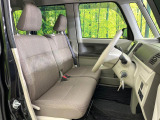 運転席シート廻りは使用感も少なく、良好な状態となっています。前オーナー様が丁寧に使っていたことがよくわかりますね。