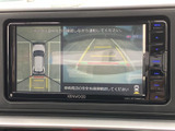 後退時の安全性を高めるバックモニター。狭い場所でもスムーズに駐車できます。運転に自信がない方にもおすすめです。