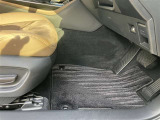■運転席の足元周りです!