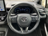 握りやすいステアリングは、運転の楽しさを向上させます。操作性にも優れており、スムーズなハンドリングを実現。快適なドライビングを。