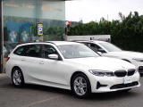 BMW在庫保有台数常時100台以上!ご来店の際はBMW本店(厚木市下荻野140-1)にご来店ください!弊社自慢の全天候型ショールーム!BMW在庫保有台数常時100台以上ございます!