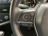 運転中、オーディオの操作をしてて、ハッとしたことはありませんか?ステアリングスイッチは、運転中でもハンドルでオーディオの操作が可能です。安全なドライブをサポートします。