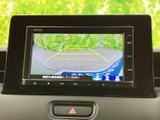 車両周辺の状況を分かりやすく表示。安全な運転をサポートする頼もしい機能です。狭い道や駐車場でも、安心して運転できます。