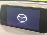 【メーカー純正ナビ】インテリアに溶け込むスタイリッシュな「専用設計」メーカーナビを装備♪視認性や操作性など基本性能にも優れ、より上質なカーライフをお楽しみいただけます。