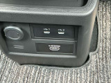 ポータブルBlu-ray/DVDプレーヤーなどの機器を接続できるHDMI端子が装備されています。