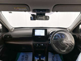 落ち着いたカラーの内装で、ゆったりと運転したい方に。