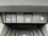 停車中にテレビや動画を楽しめる機能が装備。休憩時間や待ち時間に、エンターテイメントを満喫できます。車内での過ごし方を豊かにします。