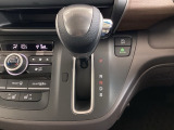 発進時から滑らかに加速する無段階変速のCVTはストップ&ゴーの多い街の中も快適です