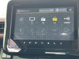 CDやラジオ、USBなど、多彩なメディアに対応。お好みの音楽や情報を楽しんで、快適なドライブを演出します。