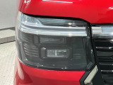 LEDヘッドライトは、点灯の瞬間から最大光量を発揮し、突然暗くなるトンネルなどでの安定感を高めます。