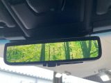 【デジタルインナーミラー】後席の大きな荷物や同乗者で後方が確認しづらい時でも安心!カメラが撮影した車両後方の映像をルームミラー内に表示。クリアな視界で状況の確認が可能です!