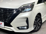【LEDヘッドライト】悪天候や夜間走行時も良好な視界を確保し安心して運転できる高輝度LEDヘッドライトを装備!点灯速度が早く、消費電力も抑えられています。