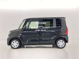両側パワースライドドア付きだから、狭い駐車スペースなどでの 乗り降りラクラク!小さなお子さまのいるご家庭には嬉しい装備。
